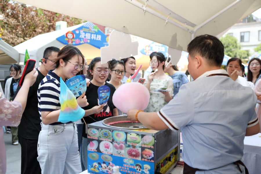 生活圈里的“烟火气”与“动力源”——记山西转型综改示范区“午间市集促循环·惠工利企双赋能”活动